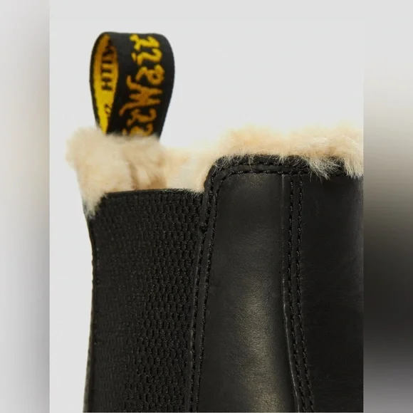 NWT Dr. Martens 2976 Faux Fur Lined Leather Chelsea in Black Burnished Wyoming - Picture 10 of 15
